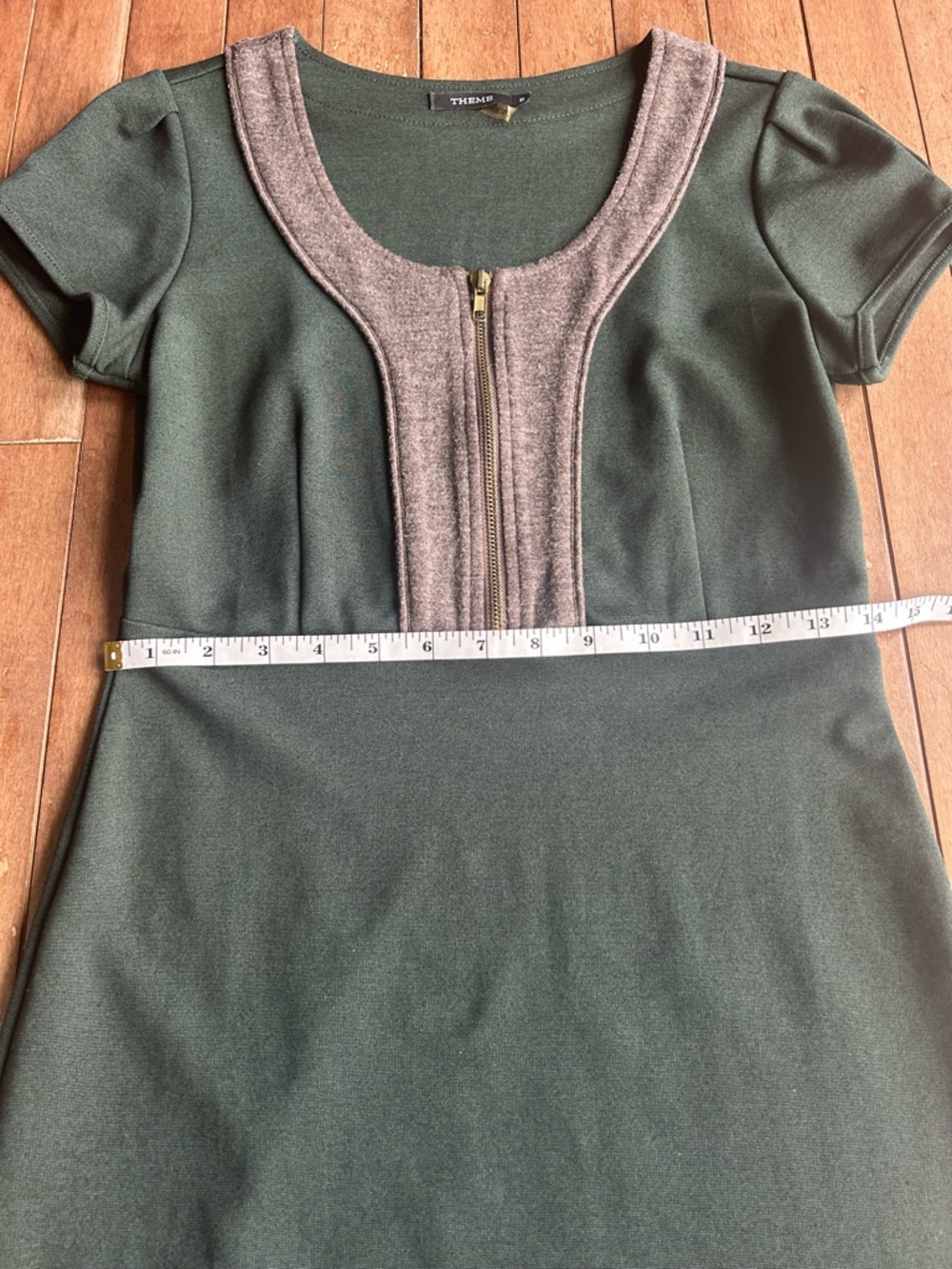 Theme Women’s Forest Green Short Sleeve Dress with Gray Zip Size Small - Picture 6 of 9